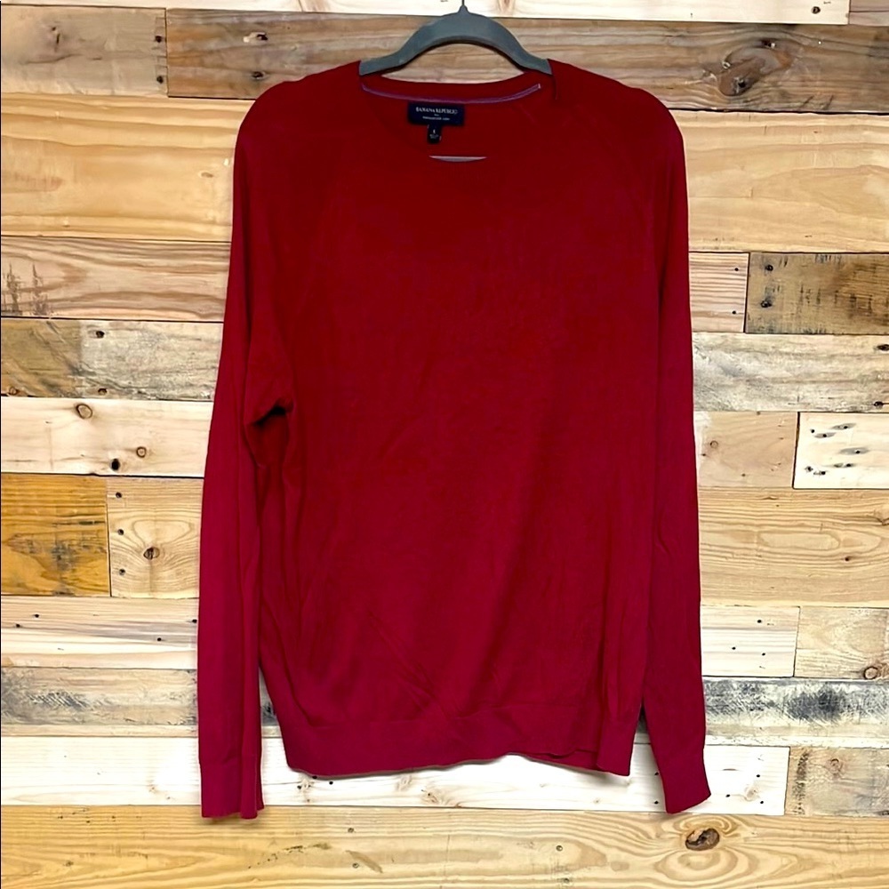 Banana Republic size L Red Crewneck Long Sleeve Lightweight Luxe Yarn Sweater